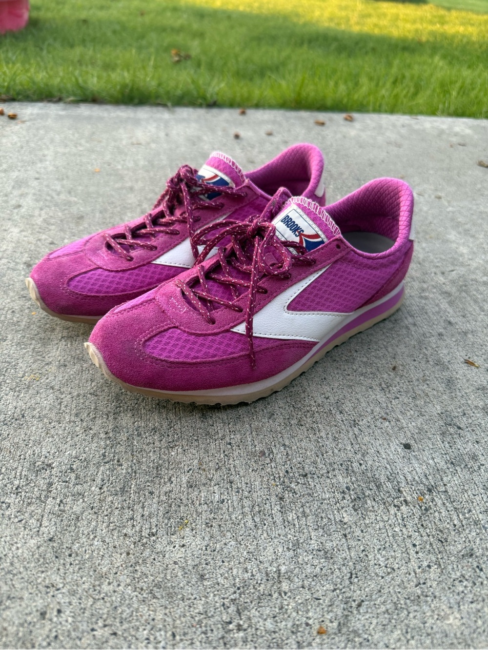 Brooks Women's Retro Vanguard sneakers